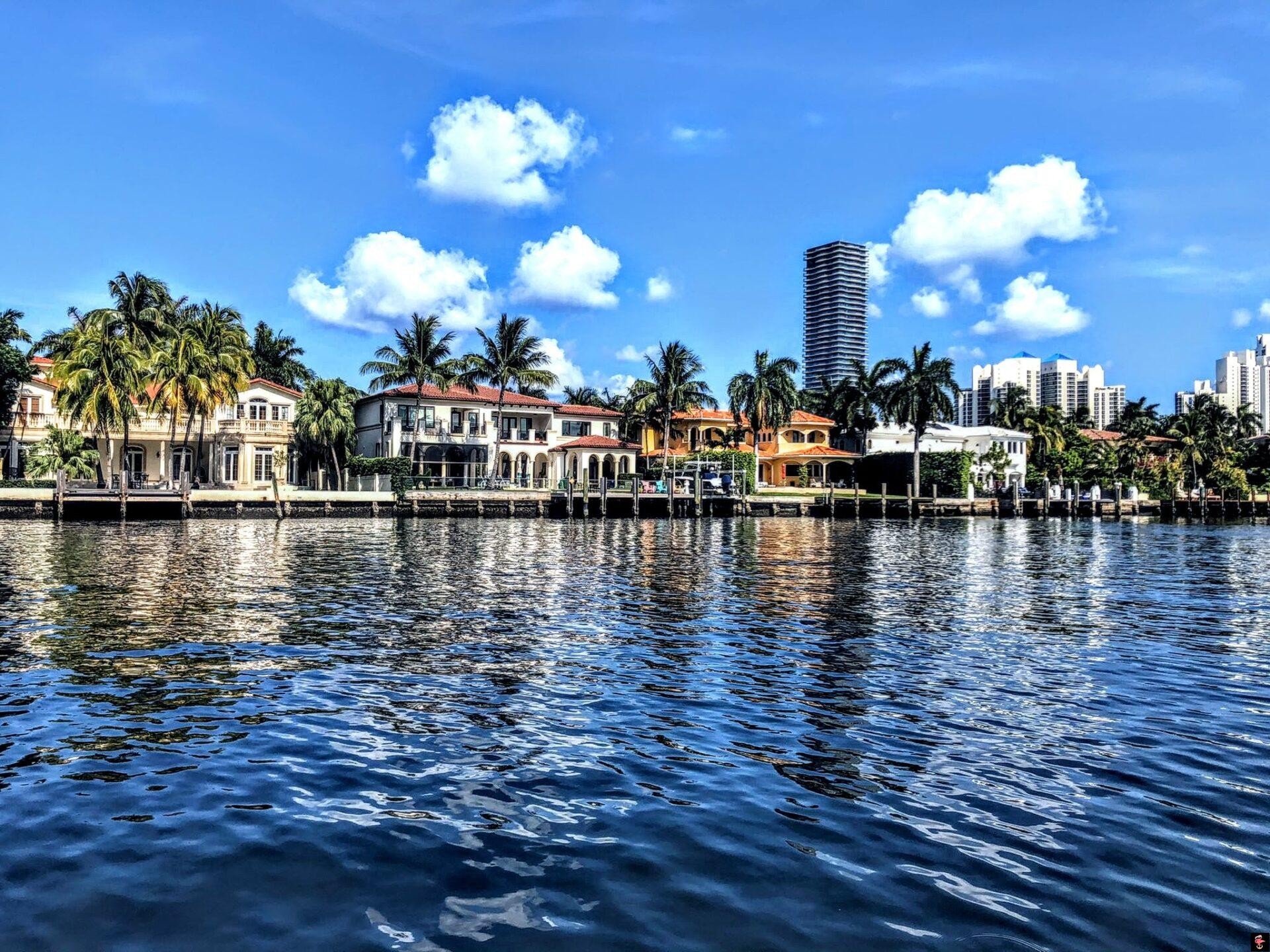 Fort Lauderdale Canals Sightseeing + Haulover Sandbar or Whiskey Creek Boat Charter - Four Winns 28ft