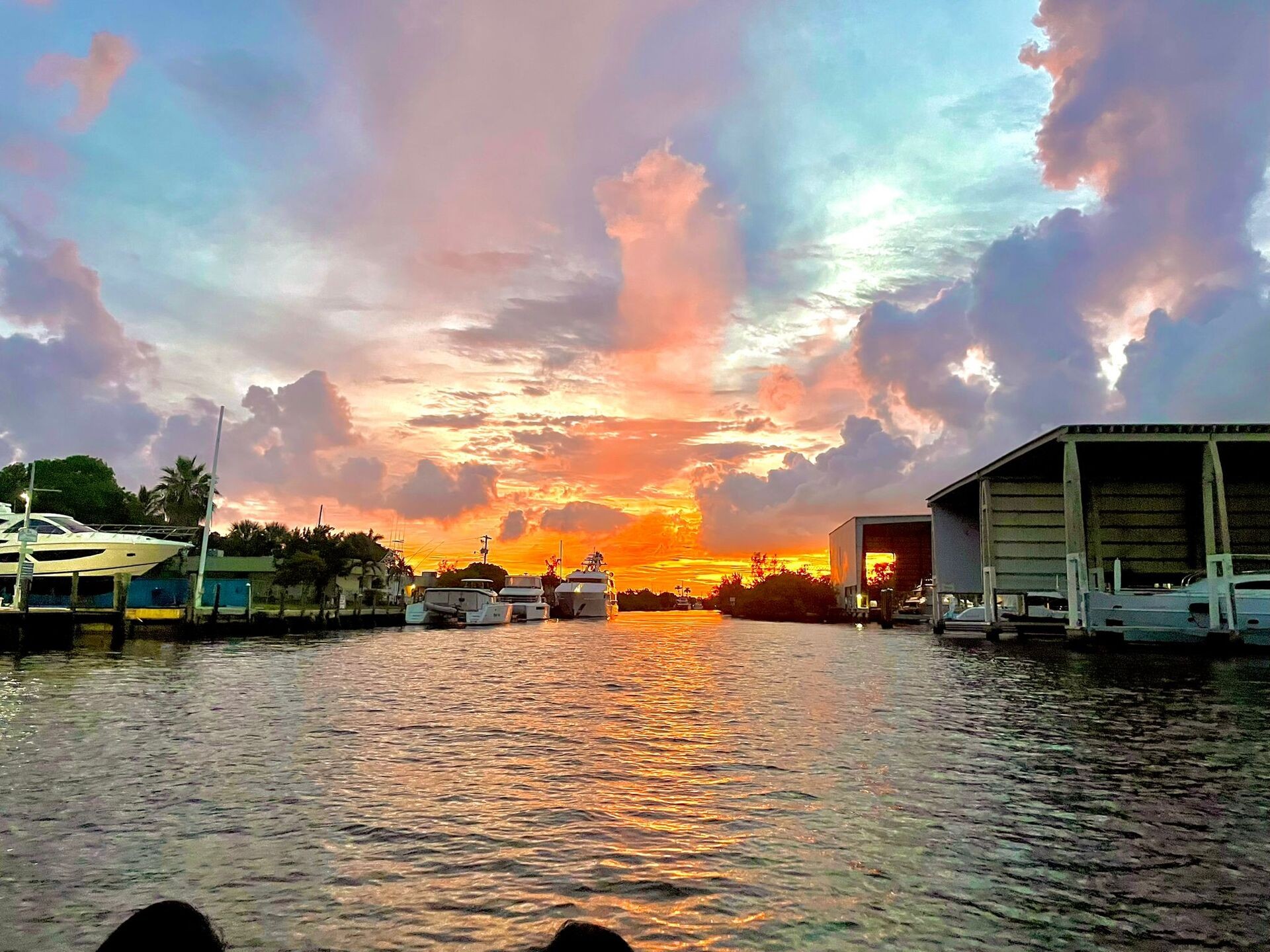 Fort Lauderdale Sunset & Night Boat Charter - Four Winns 28ft