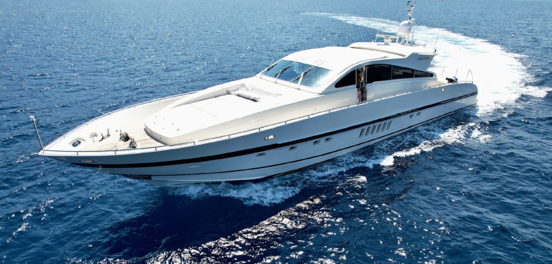 St Barts Leopard White 90' Charter