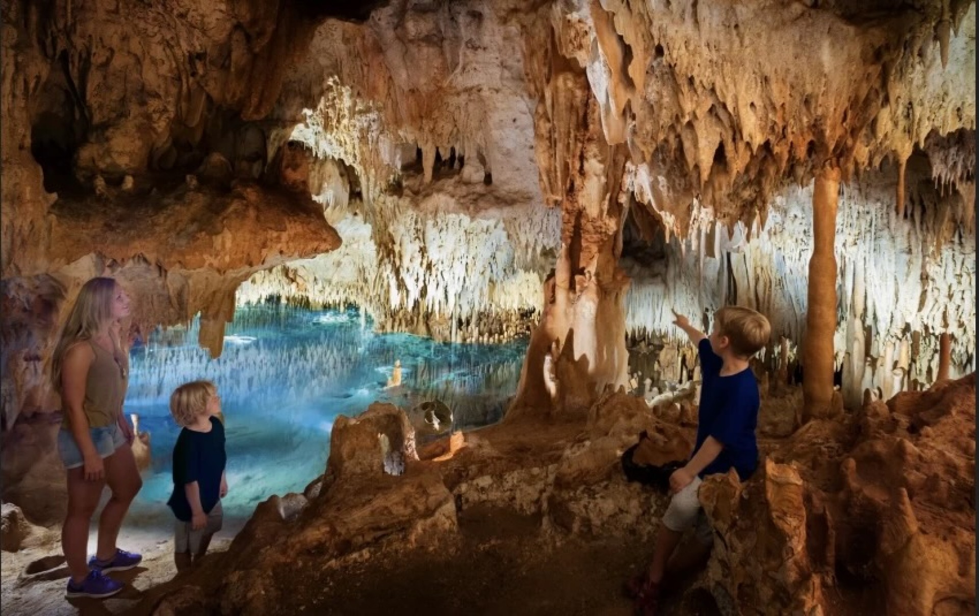 Cayman Crystal Caves & Sightseeing Tour