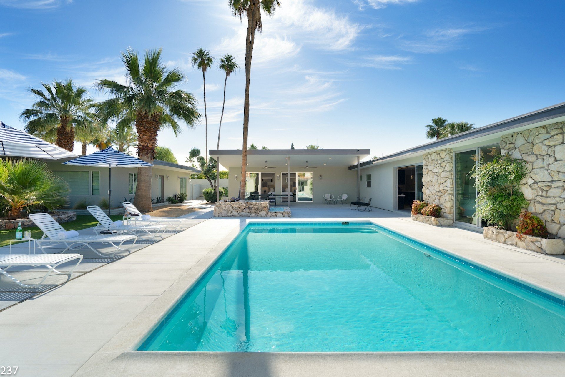 California Luxury Beachfront Villas & Vacation Rentals | Isle Blue