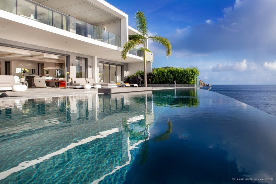 Find the best luxury villa on the exclusive island of St Barths.