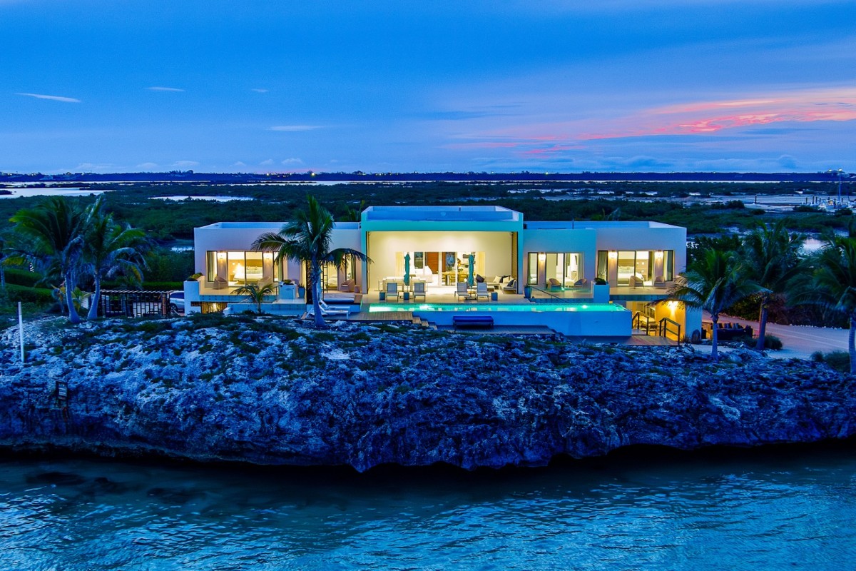 Tipping Etiquette for Villa Staff And Butlers in Bali (The VIP Guide): Ultimate Tips