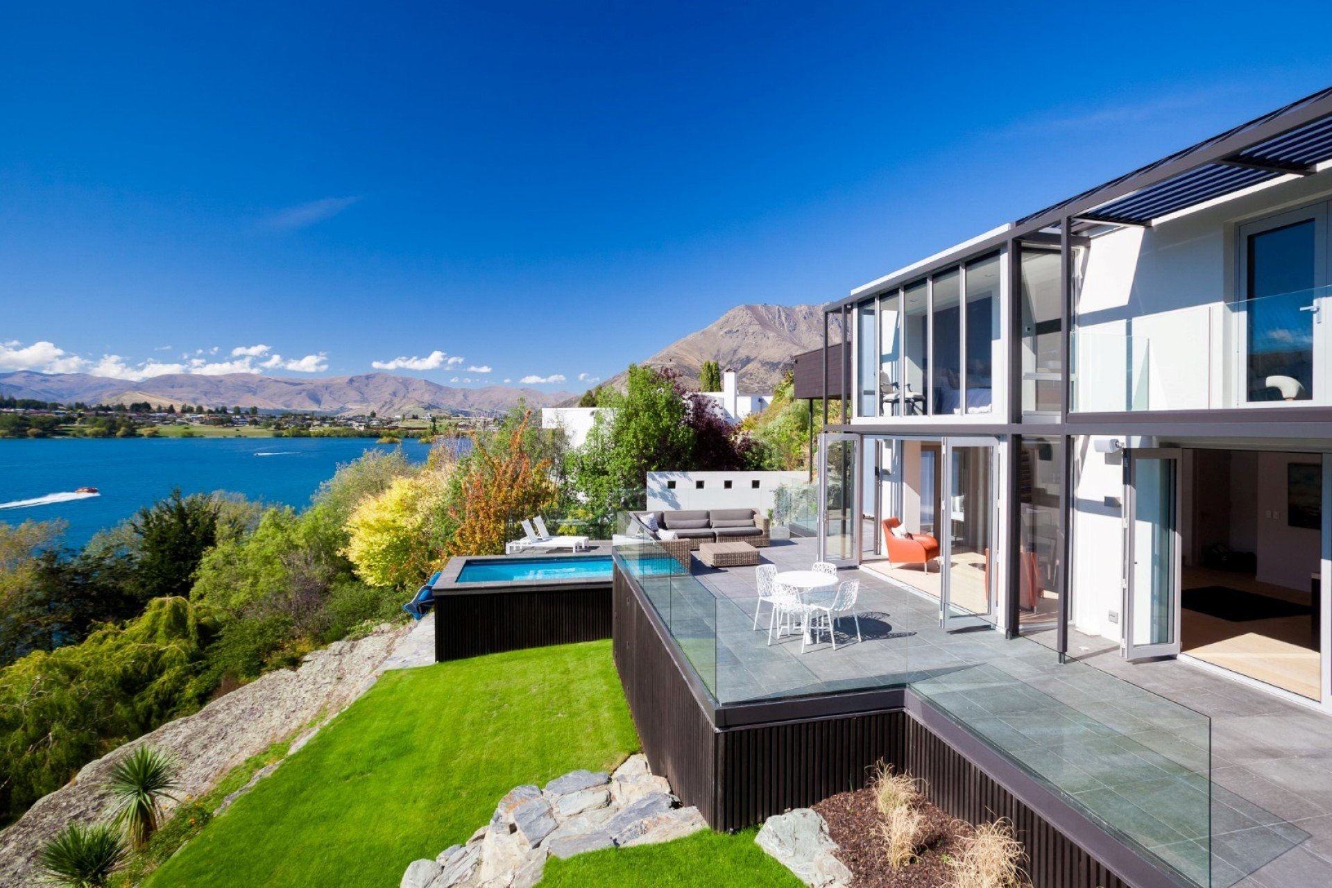 Absolute Lakefront - villa Absolute Lakefront New Zealand | Isle Blue 