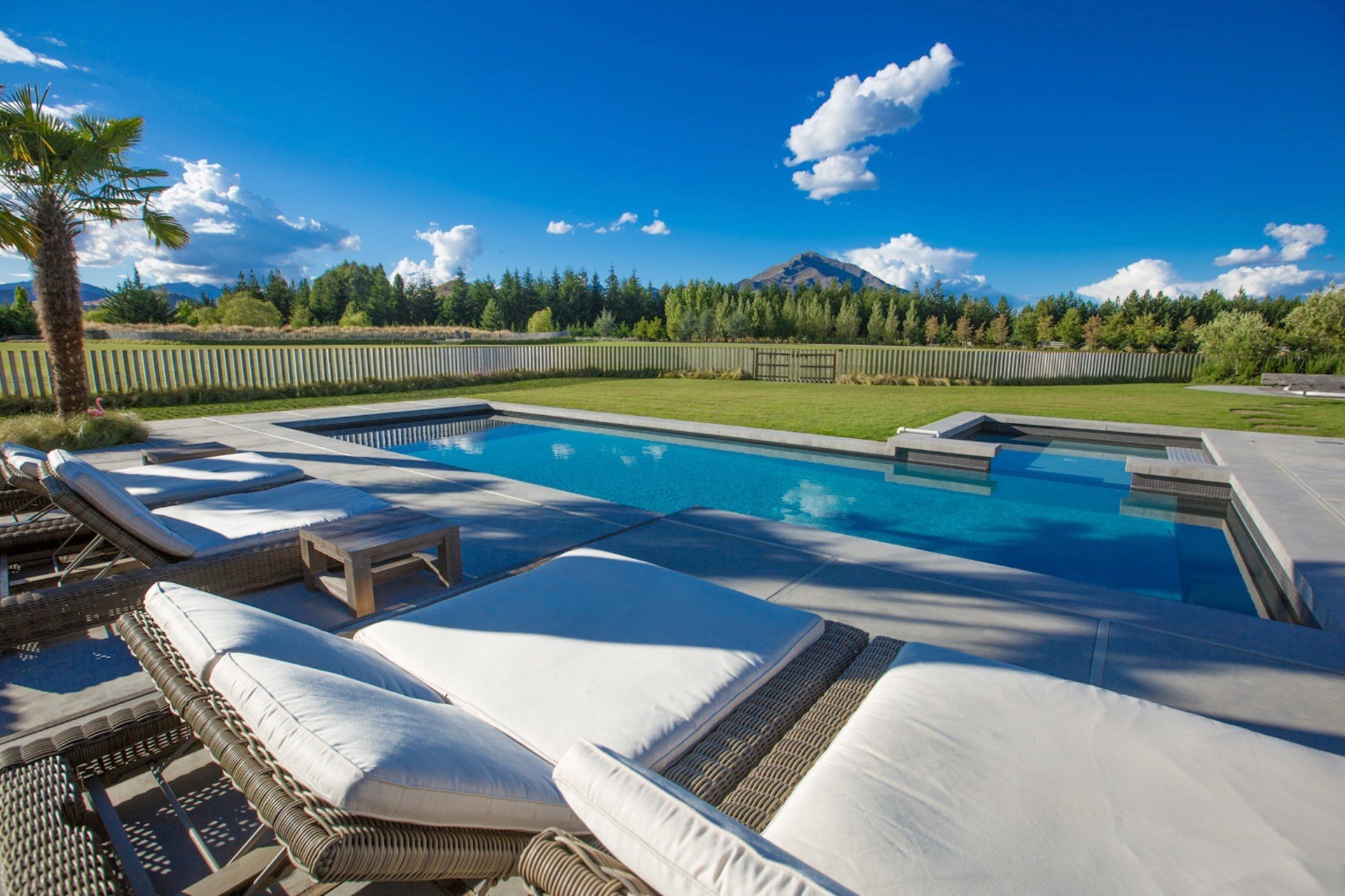 Horseshoe Bend Estate villa Horseshoe Bend Estate New Zealand Isle Blue