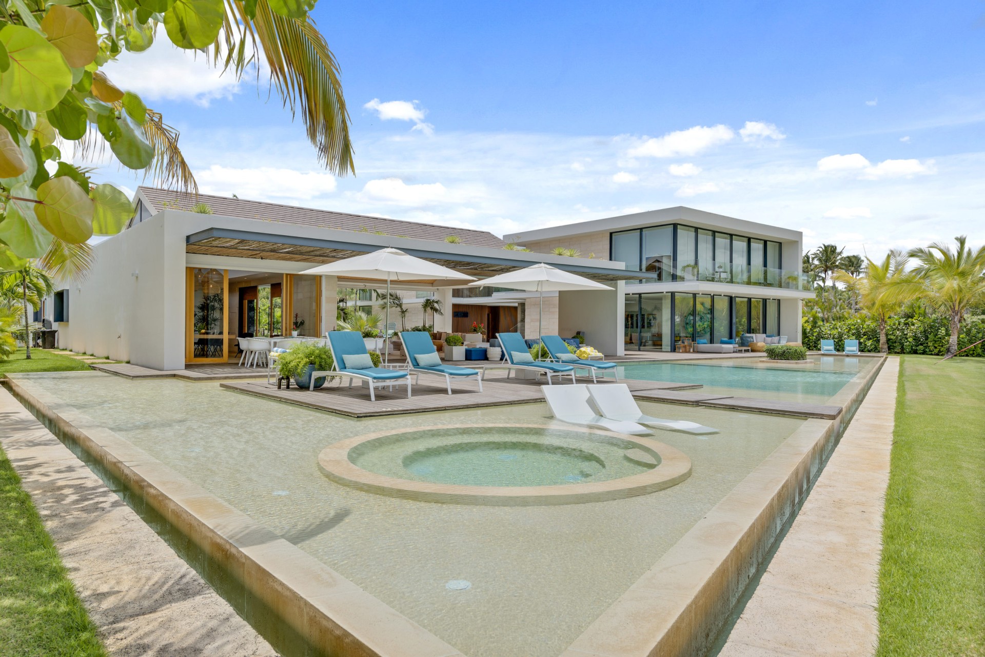 Luxurious 8-BR Villa with Ocean View, Jacuzzi, Home Cinema and Resort  Access in Casa de Campo, La Romana – Updated 2023 Prices
