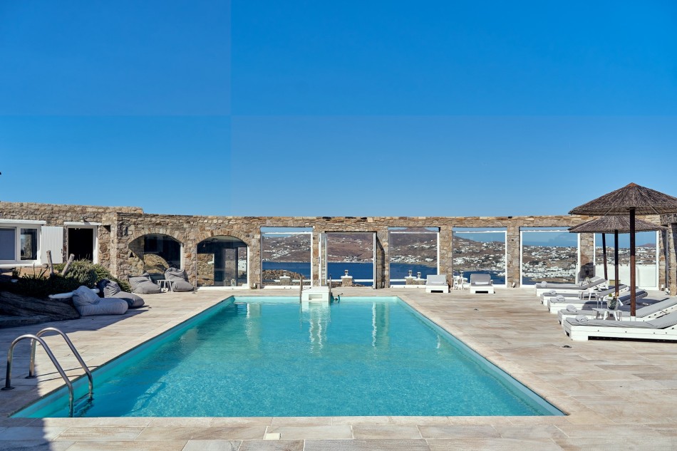Mykonos Villas - Petrolefko - Ornos Bay - Greece | Luxury Vacation Rentals