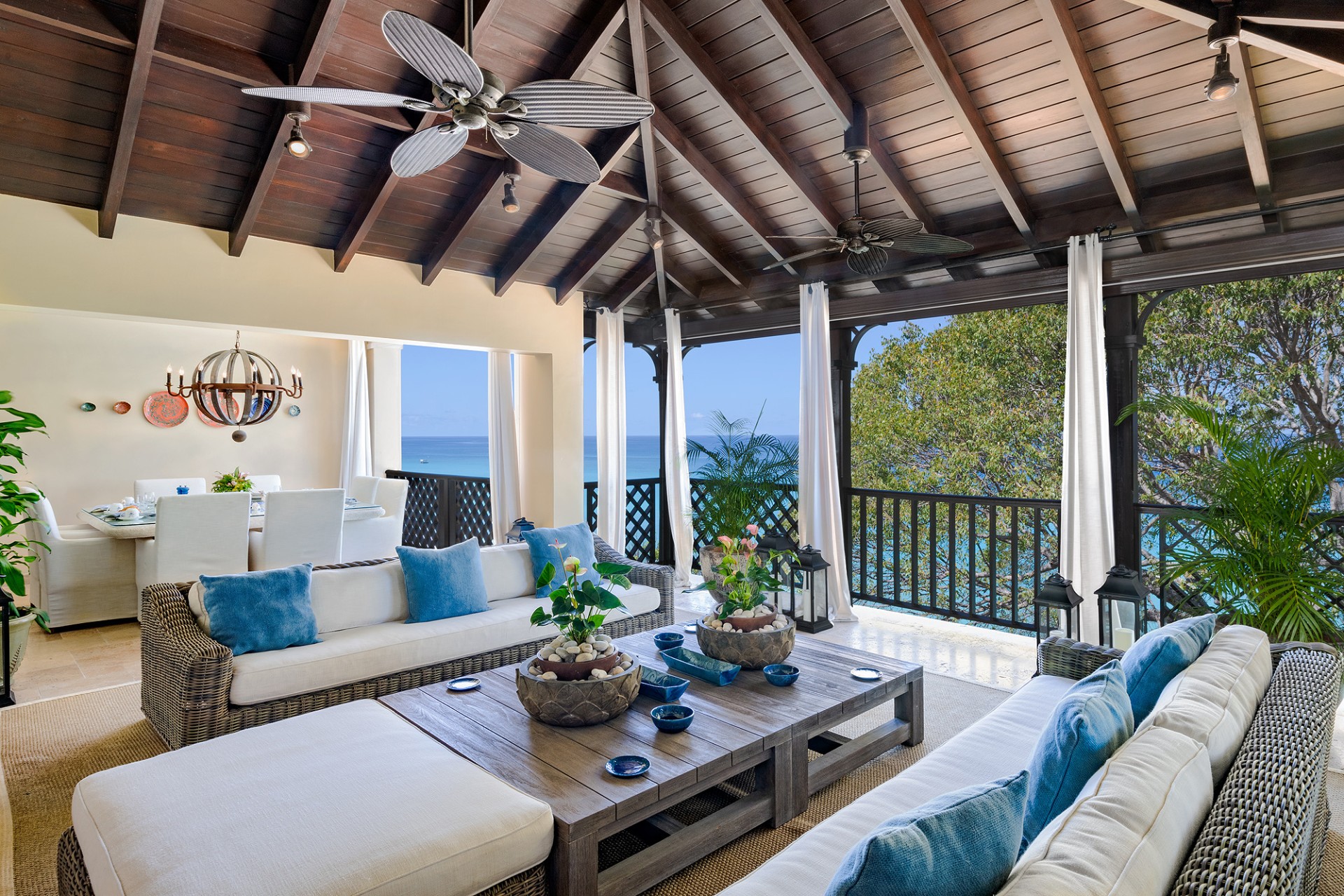 Penthouse Suite Luxury Villas photo