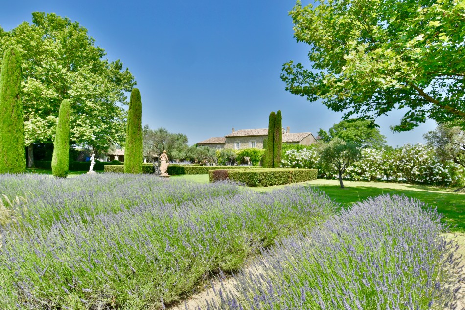 Provence Villas - Aux Lavandes - Gordes - Luberon - France | Luxury Vacation Rentals