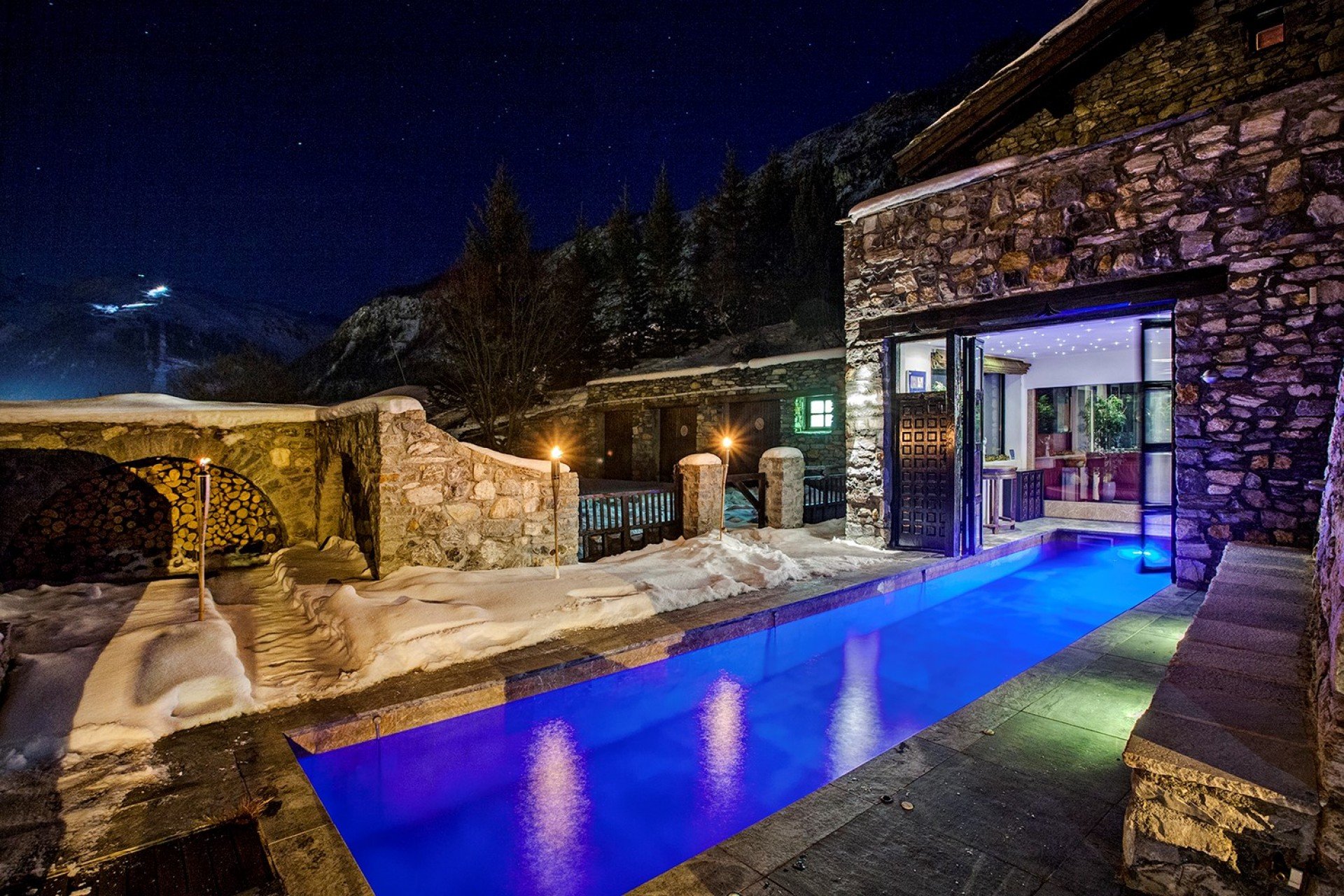 отель kulm gornergrat, швейцария. домики с бассейном в горах. Villa honegg швейцария горы. доломитовые альпы швейцарии шале. куршевель бассейн на улице.