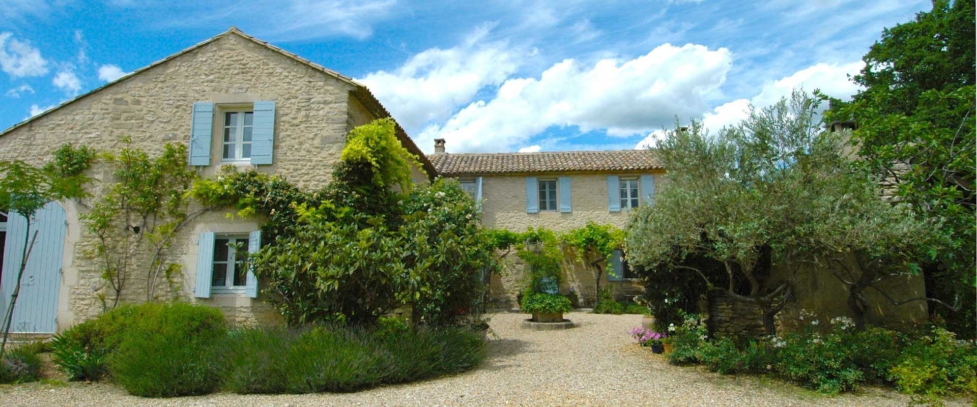 Chene Blanc villa Chene Blanc Provence Isle Blue